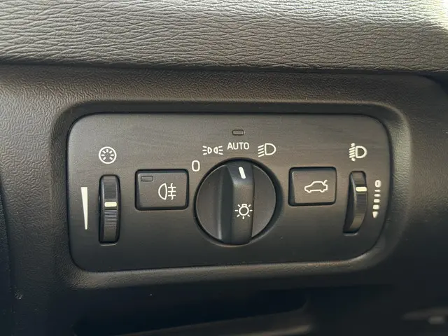 Volvo V40 1.6 T3 Kinetic 2013 Benzine 27