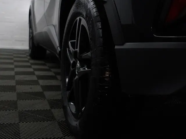 Toyota C-HR 1.8 Hybrid Active Aut- 2023 Hybride Benzine 22