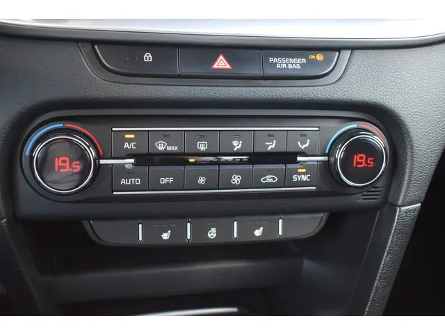 Kia Ceed 1.0 T-GDi DynamicLine X-Tra 2022 Benzine 18