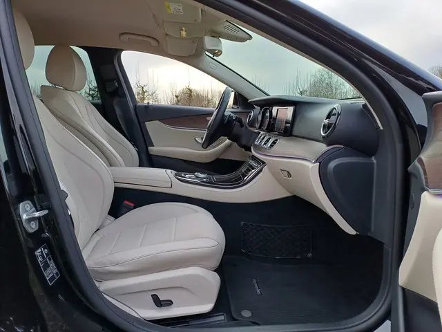 Mercedes-Benz E-Klasse 200 Prestige 2016 Benzine 35