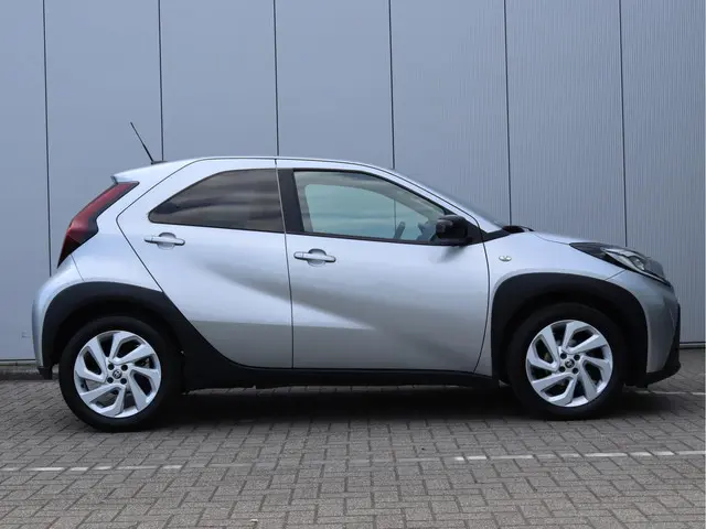 Toyota Aygo X 1.0 VVT-i 2023 Benzine 17