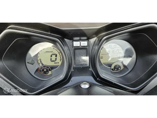 Yamaha X MAX 250 ABS BOUWJAAR 2016/8.168KM! 2016 Benzine 8