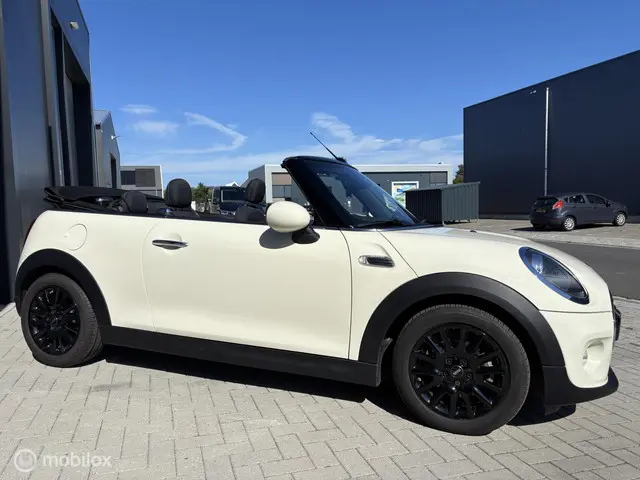 MINI Cooper Cabrio 3