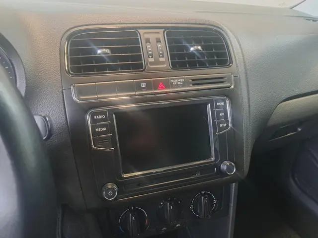 Volkswagen Polo 1.2 Easyline 2014 Benzine 17