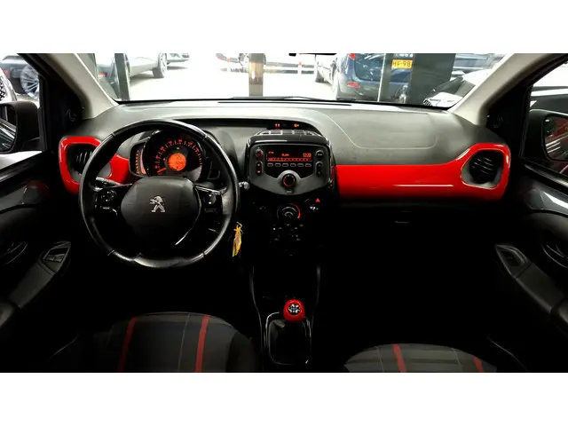 Peugeot 108 1.0 e-VTi Envy 2016 Benzine 6