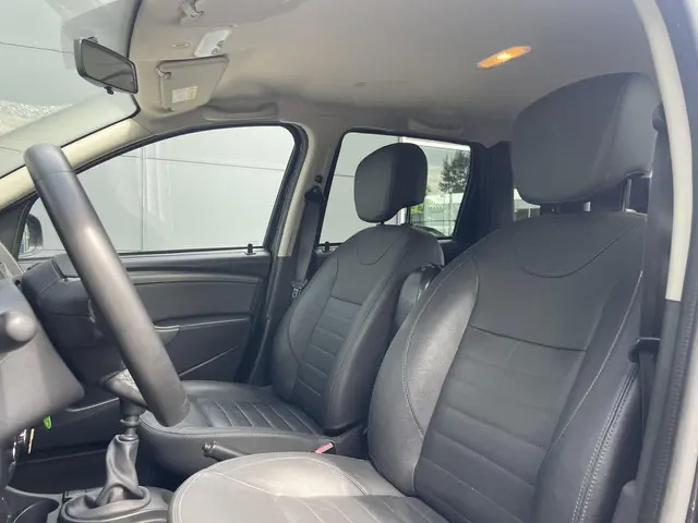 Dacia Duster 1.2 TCe 4x2 Blackshadow 2018 Benzine 6