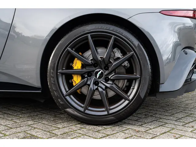 Aston Martin V8 Vantage 4.0 2018 Benzine 27