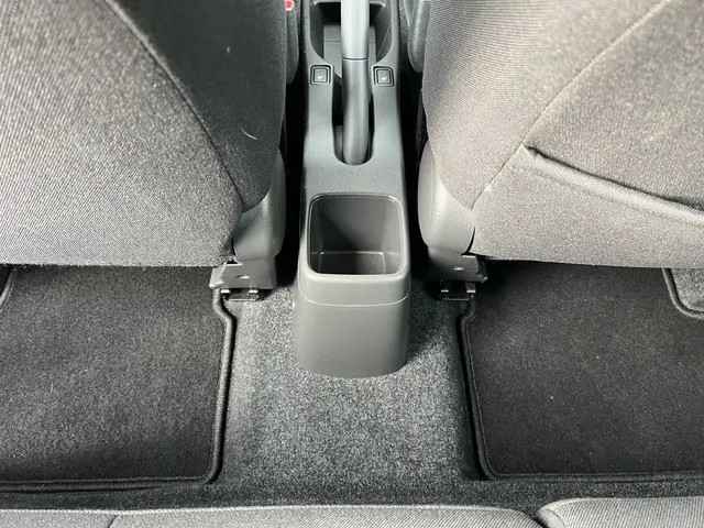 Suzuki Splash 1.2 Exclusive EASSS 2015 Benzine 16