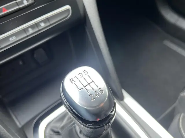 Renault Mégane Estate 1.3 TCe Limited 2019 Benzine 16