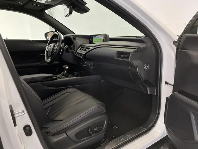 Lexus UX 250h AWD F Sport Premium 2019 Hybride Benzine 17