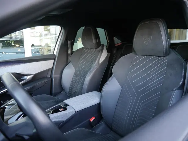 Peugeot 3008 1.2 Hybrid 136 GT 2024 Hybride Benzine 9