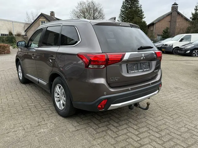 Mitsubishi Outlander 2.0 2017 Benzine 12