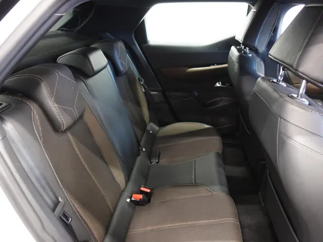 DS DS 3 Crossback 1.2 PureTech Business 2019 Benzine 39