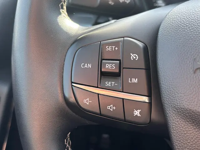 Ford Fiesta 1.0 EcoBoost Hybrid Titanium 2022 Benzine 12