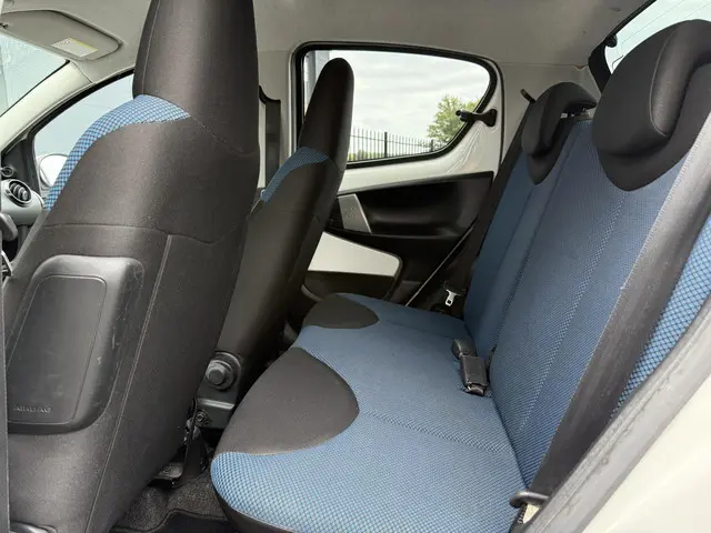 Toyota Aygo 1.0 VVT-i Access 2012 Benzine 8