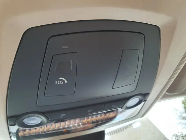 BMW 5 Serie Touring 528xi High Executive 2014 Benzine 27