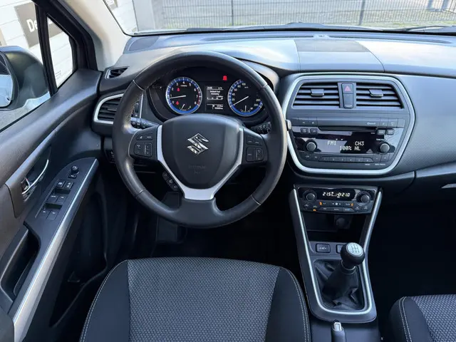 Suzuki S-Cross SX4 1.6 Exclusive 2015 Benzine 8