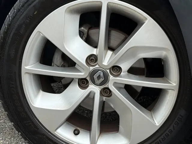 Renault Clio 0.9 TCe Limited 2017 Benzine 9