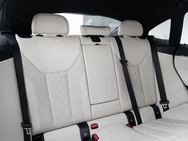 BMW i4 M50 2023 Elektrisch 11