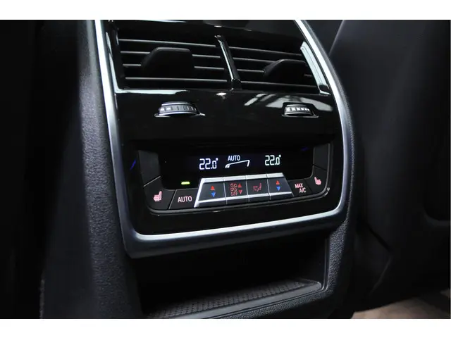 BMW X7 M60i xDrive 2022 Hybride Benzine 42