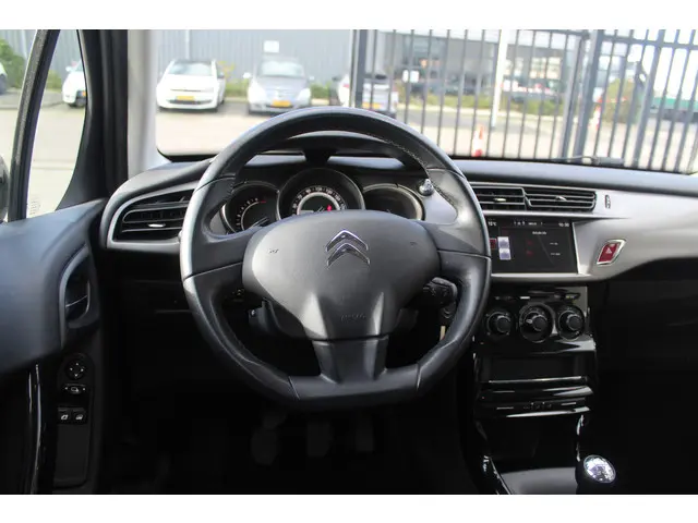 Citroën C3 1.2 PureTech Collection 2016 Benzine 12