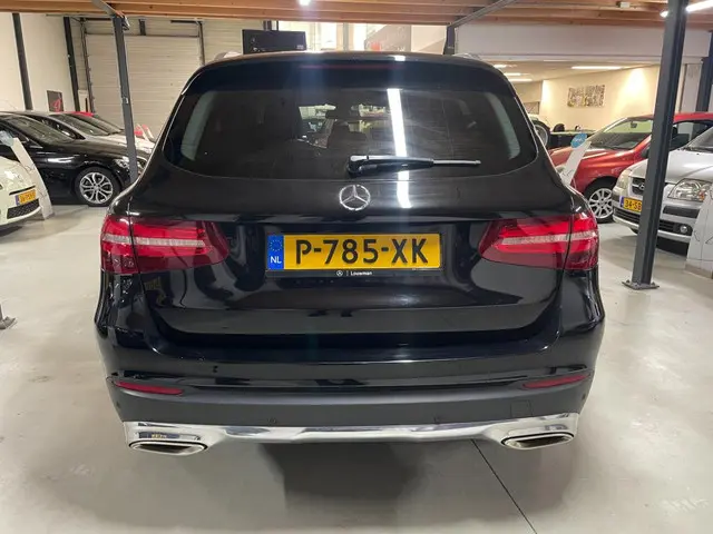 Mercedes-Benz GLC 250 4MATIC Premium 2018 Benzine 8