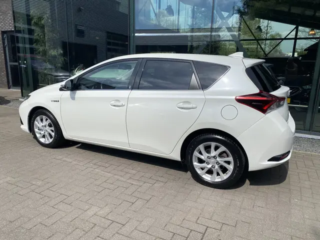 Toyota Auris 1.8 Hybrid Dynamic 2018 Hybride Benzine 5