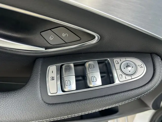 Mercedes-Benz C-Klasse C180 AMG line 2014 Benzine 14