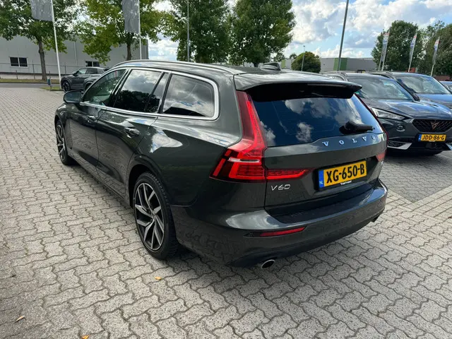 Volvo V60 2.0 T5 Momentum 2019 Benzine 11