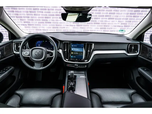 Volvo V60 2.0 B3 Plus Dark 2023 Benzine 5