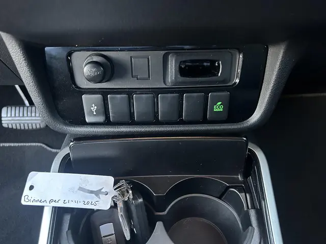 Mitsubishi Outlander 2.4 PHEV Pure + 2020 Hybride Benzine 17