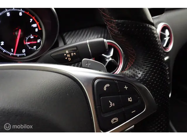 Mercedes-Benz A-Klasse 160 AMG-LINE 2017 Benzine 34