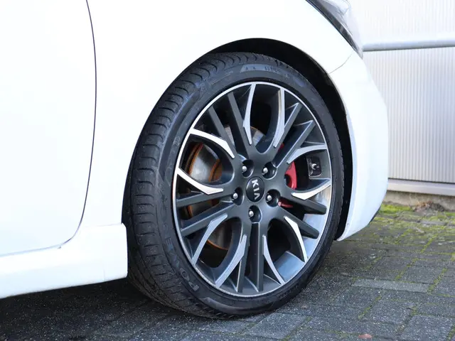 Kia cee'd 1.6 GT 204 PK navi PANODAK airco 2014 Benzine 12