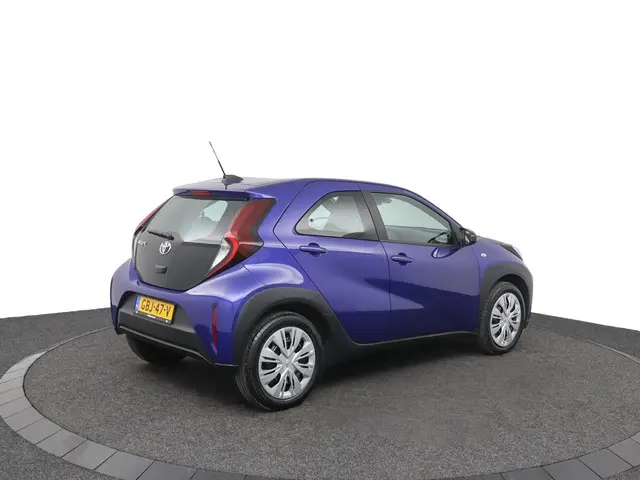 Toyota Aygo X 1.0 VVT-i MT Play 2024 Benzine 2