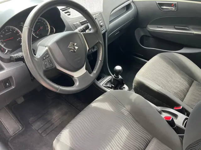 Suzuki Swift 1.2 Club 2013 Benzine 8