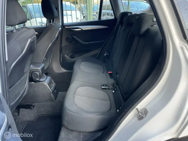 BMW X1 sDrive18i High Executive 2019 Benzine 21