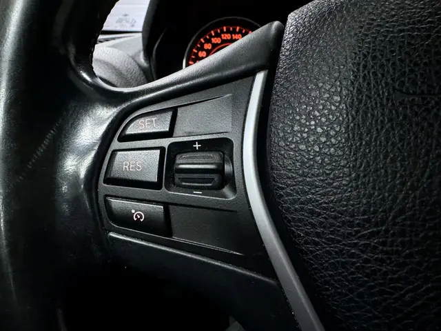 BMW 1 Serie 116i EDE Executive 2013 Benzine 17