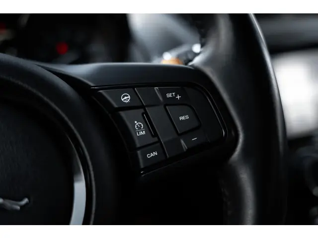 Jaguar F-Type 3.0 V6 S Convertible 2013 Benzine 43