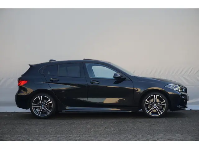 BMW 1 Serie 118i 2024 Benzine 5