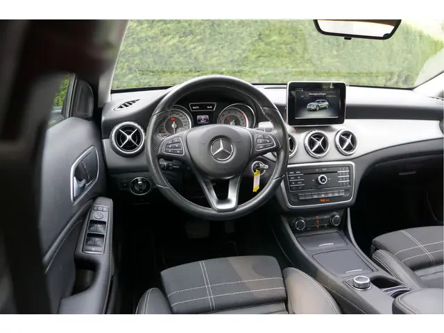 Mercedes-Benz GLA GLA 180 Ambition Night 2016 Benzine 23