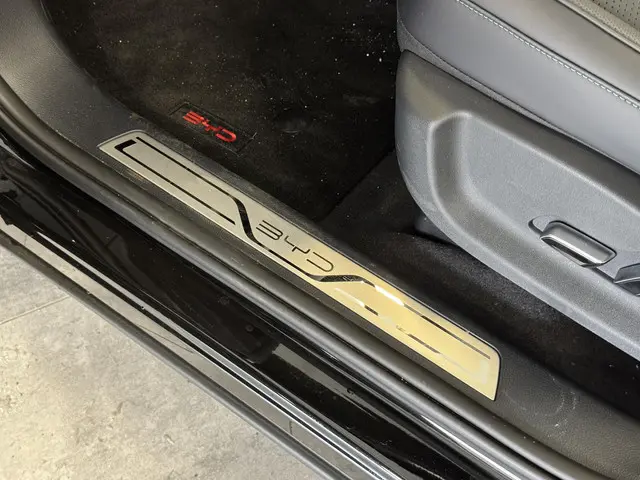 BYD SEAL U 1.5 DM-i FWD Boost 2025 Hybride Benzine 42