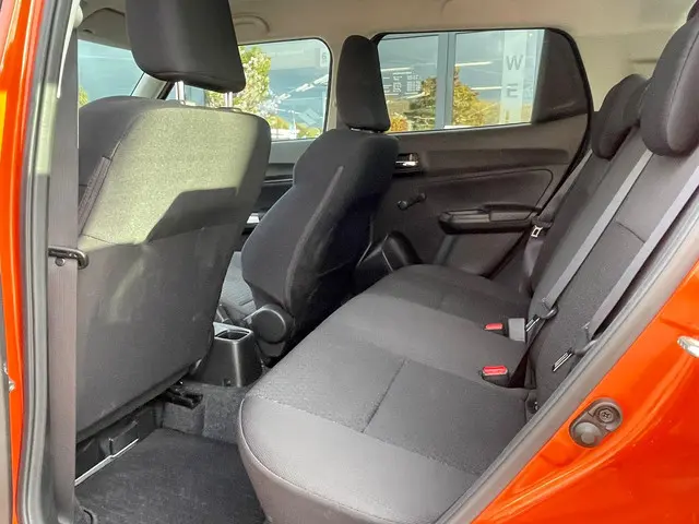 Suzuki Swift 1.2 Select Smart Hybrid 2024 Benzine 10