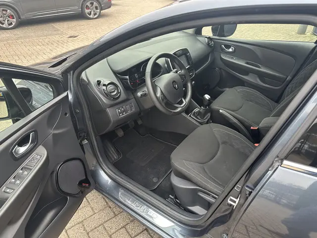 Renault Clio 0.9 TCe Limited | Trekhaak | Navi 2018 Benzine 9