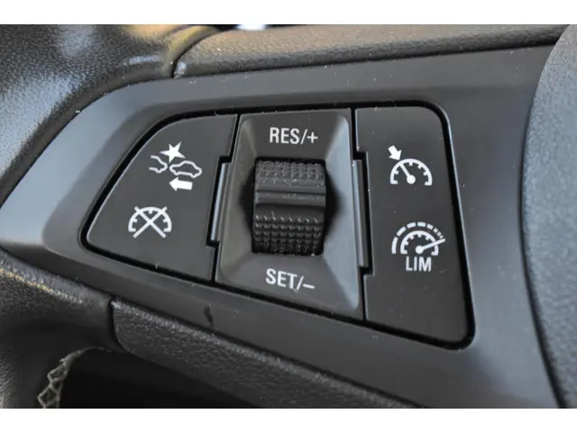 Opel Astra 1.2 Business Edition 2021 Benzine 18