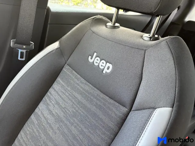 Jeep Avenger Summit 54 kWh 2024 Elektrisch 17