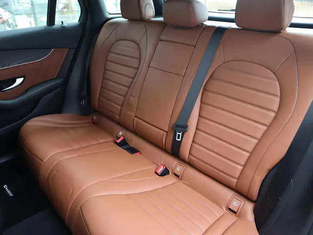 Mercedes-Benz GLC 300e 4MATIC 2020 Hybride Benzine 10