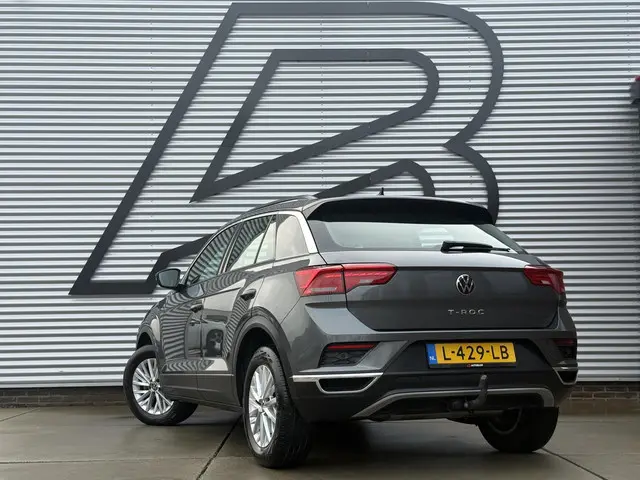 Volkswagen T-Roc 1.5 TSI Style 2021 Benzine 6