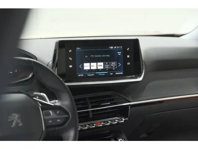 Peugeot 2008 PureTech 130 EAT8 Allure 2021 Benzine 44