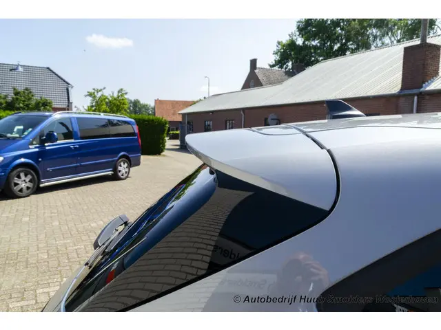 Ford Kuga 2.5 PHEV e-CVT ST-Line X 2022 Hybride Benzine 73