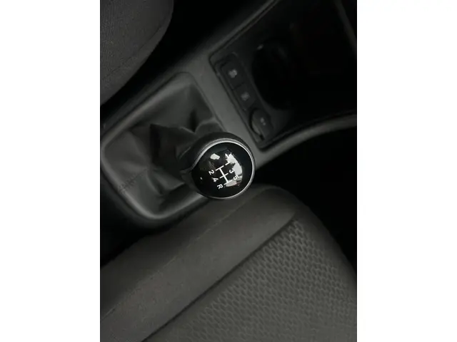 SEAT Mii 1.0 Sport Dynamic 2015 Benzine 24